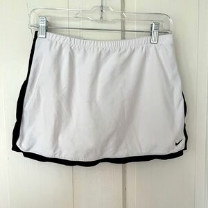 NIKE B/W Dri-fit Athletic Skort